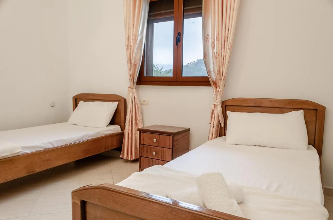 Vila Palma Berat 0*,